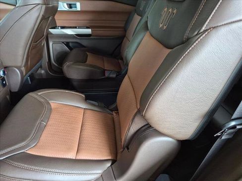 Used 2023 Ford Explorer King Ranch w/ Technology Package RWD image 18