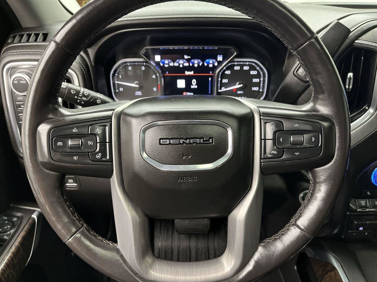 Used 2020 GMC Sierra 2500 Denali w/ Denali Ultimate Package AWD/4WD image 18