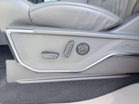 Used 2026 Ford F250 Platinum w/ Platinum Plus Package image 29