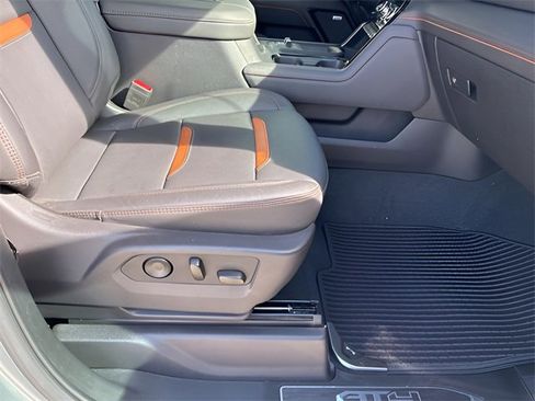 Used 2025 GMC Sierra 2500 AT4 w/ AT4 Premium Plus Package image 13