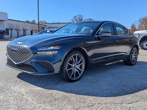 Used 2025 Genesis G70 2.5T image 7