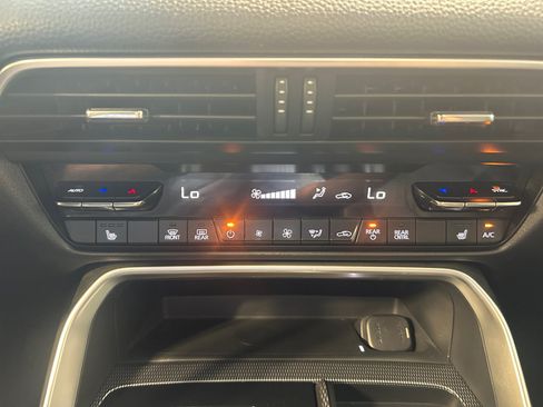 Used 2024 MAZDA CX-90 3.3 Turbo w/ Preferred Plus AWD/4WD image 15