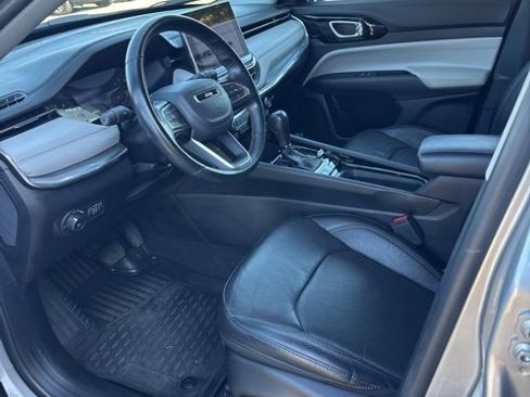 Certified 2022 Jeep Compass Limited w/ Sun and Sound Group image 11