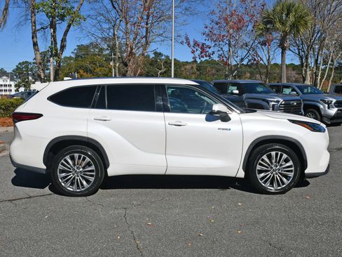 Used 2021 Toyota Highlander Platinum image 5