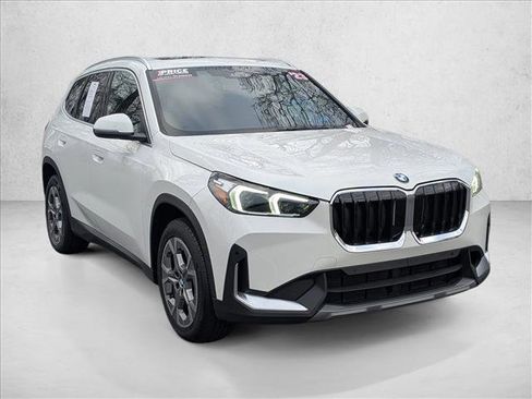 Used 2023 BMW X1 xDrive28i image 3