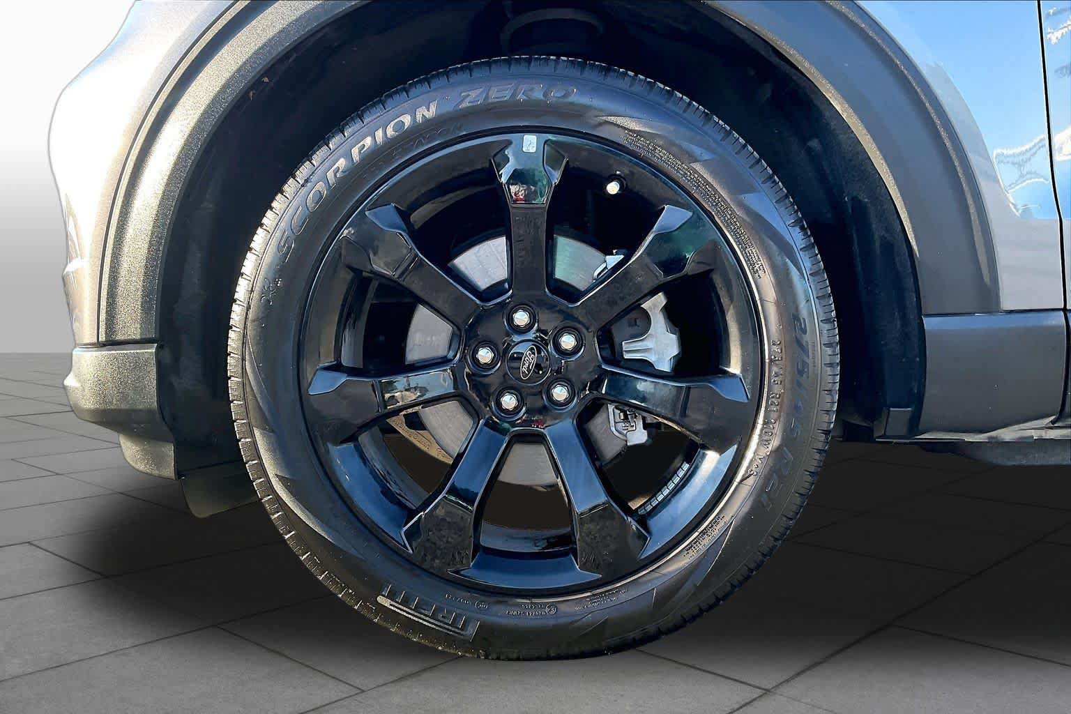 Certified 2023 Ford Explorer ST-Line w/ Class IV Trailer Tow Package RWD image 11