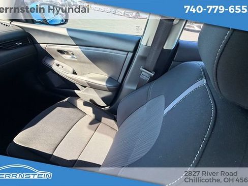 Used 2024 Nissan Sentra SV FWD image 11