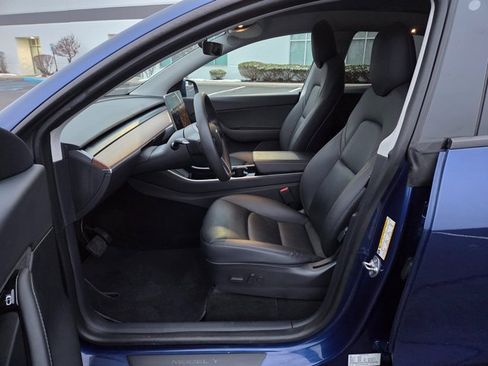 Used 2020 Tesla Model Y Long Range image 19