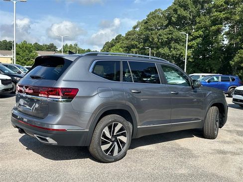 New 2025 Volkswagen Atlas SEL image 5