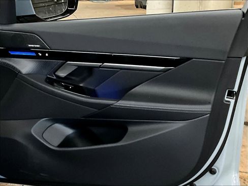 Used 2026 BMW 530i w/ M Sport Package image 25