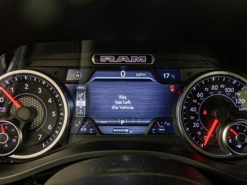 New 2026 RAM 1500 4x4 Crew Cab image 32