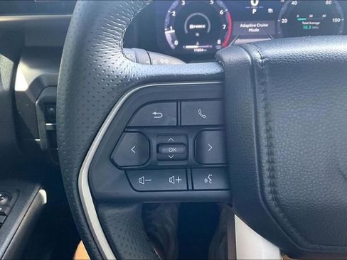 Used 2025 Toyota 4Runner TRD Off-Road Premium AWD/4WD image 18
