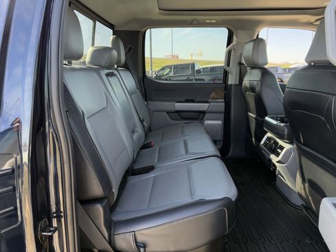 Used 2023 Ford F150 Lariat w/ Trailer Tow Package image 31