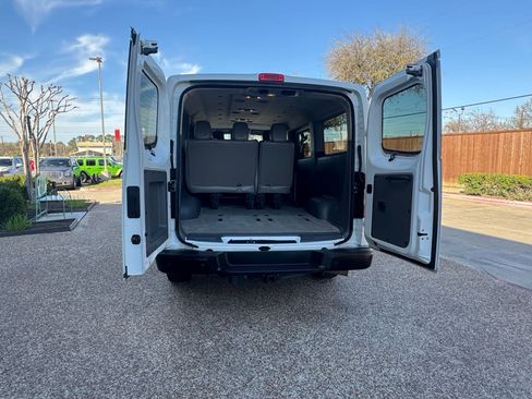 Used 2020 Nissan NV 3500 SL image 12