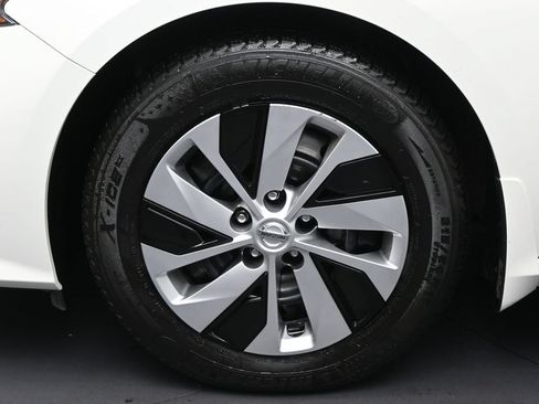 Used 2020 Nissan Altima 2.5 S AWD/4WD image 29