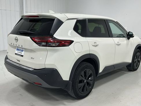 Used 2023 Nissan Rogue SV image 5