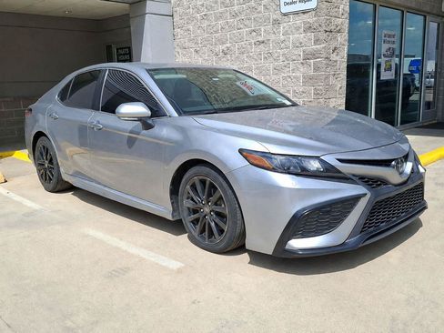 Used 2023 Toyota Camry SE FWD image 7