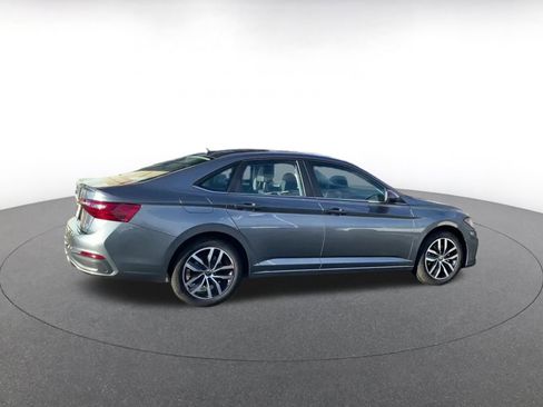 Used 2025 Volkswagen Jetta SE image 14