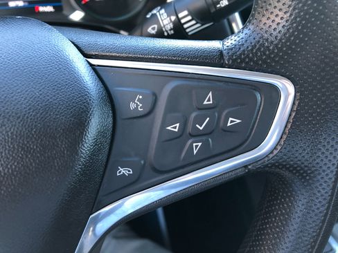 Used 2020 Chevrolet Equinox LT image 13