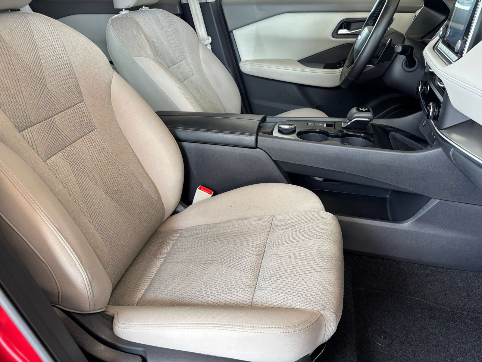 Used 2025 Nissan Rogue SV AWD/4WD image 37