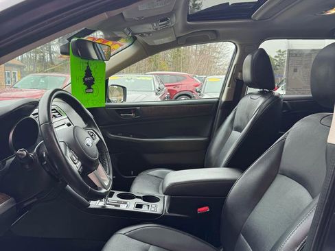 Used 2017 Subaru Outback 2.5i Limited image 7