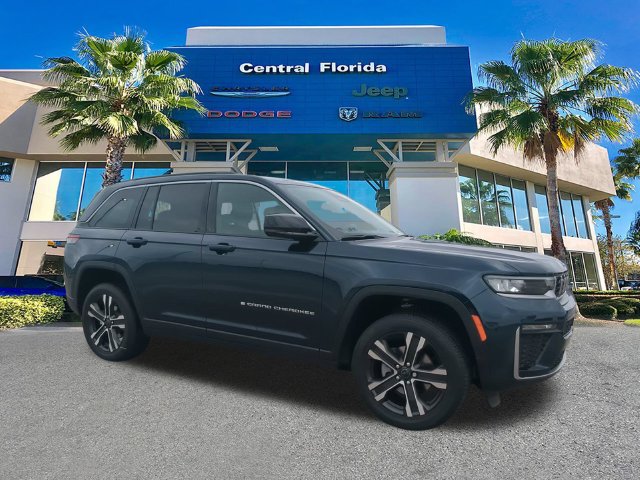 New 2027 Jeep Grand Cherokee Limited RWD image 2