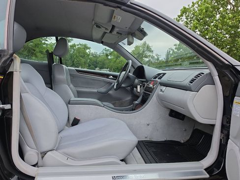 Used 2000 Mercedes-Benz CLK 320 Cabriolet image 19