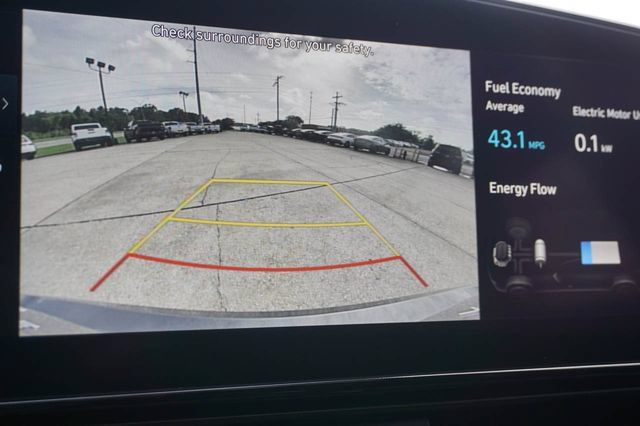 Used 2025 Hyundai Elantra SEL FWD image 24