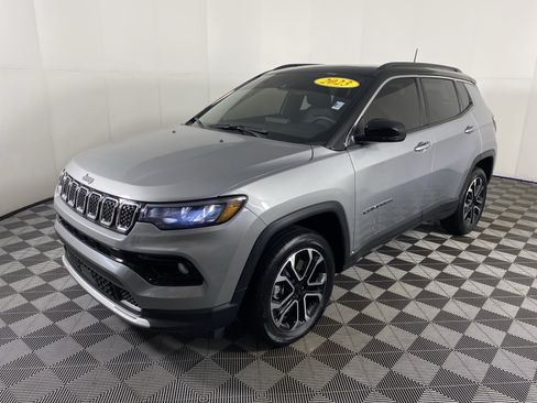 Used 2023 Jeep Compass Limited w/ Sun and Sound Group AWD/4WD image 12