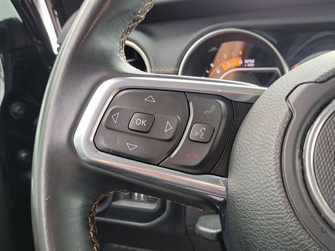 Used 2022 Jeep Wrangler Unlimited Sahara AWD/4WD image 20
