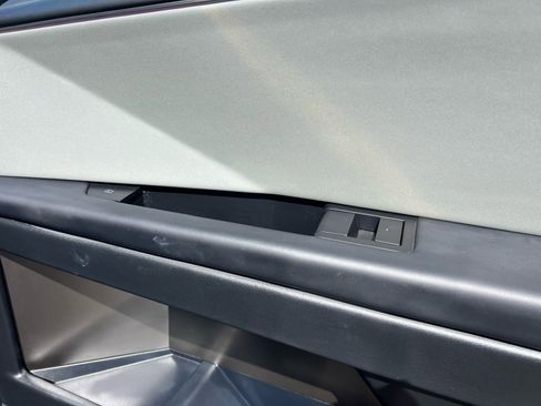 Used 2024 Tesla Cybertruck AWD Crew Cab image 49