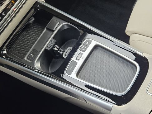 Certified 2025 Mercedes-Benz GLB 250 image 20