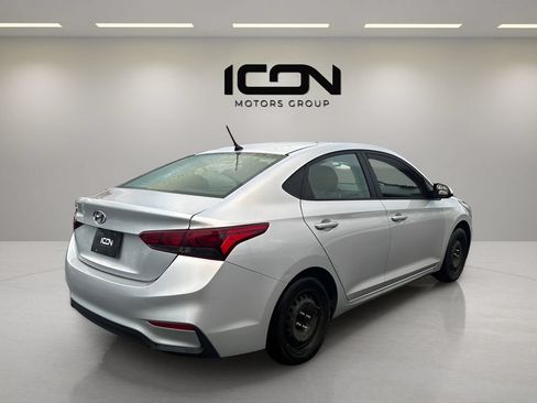 Used 2021 Hyundai Accent SE FWD image 4