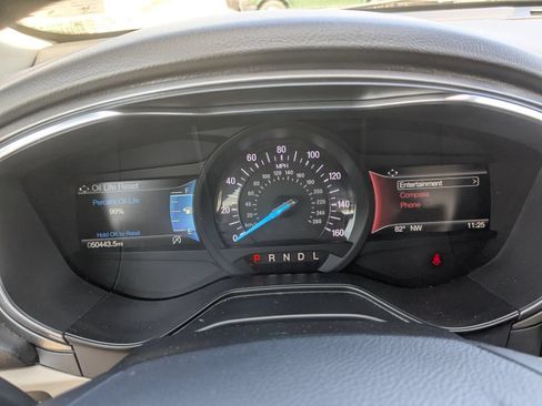 Used 2020 Ford Fusion SE FWD image 20