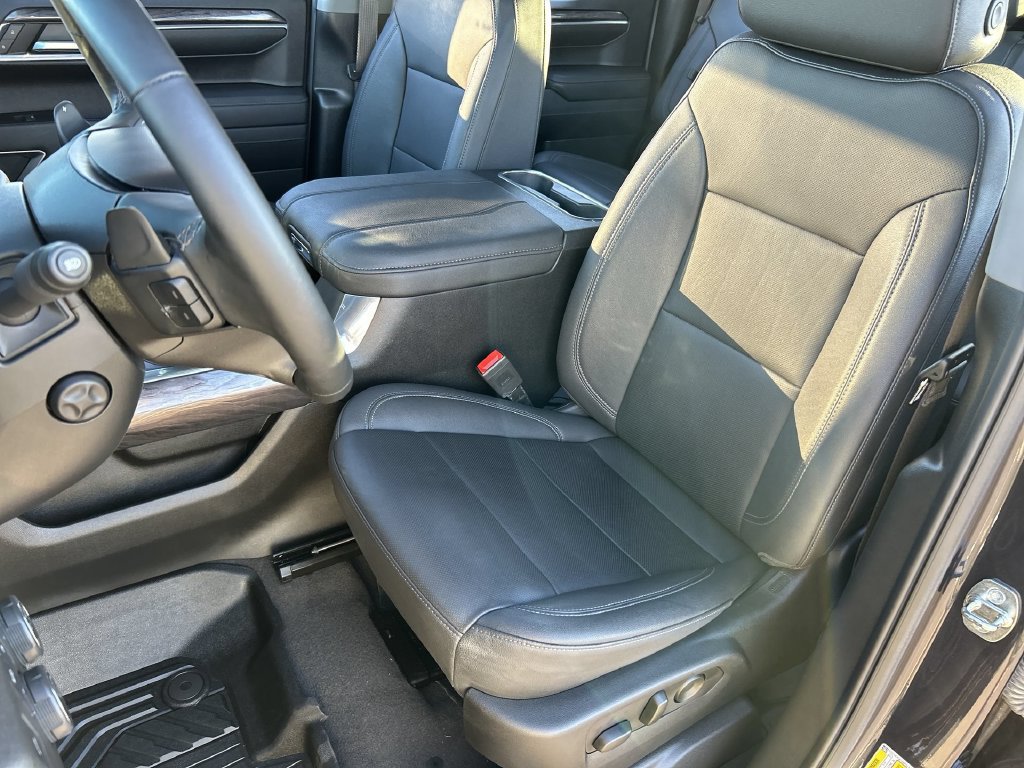 Used 2023 Chevrolet Silverado 1500 LTZ w/ Technology Package AWD/4WD image 19