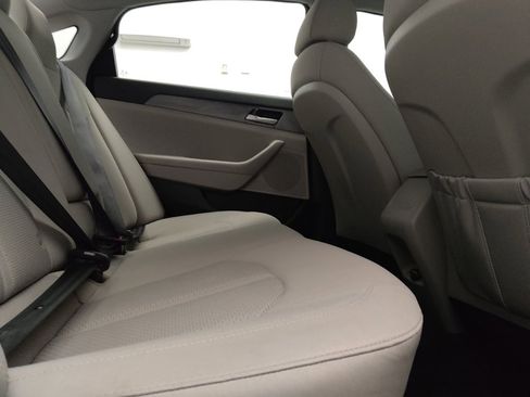 Used 2019 Hyundai Sonata SE FWD image 19