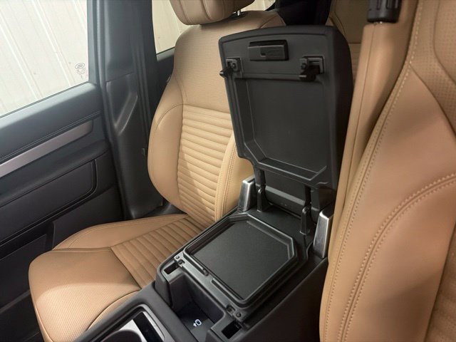Certified 2025 Land Rover Discovery Dynamic SE AWD/4WD image 35