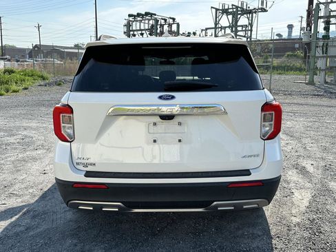 Used 2021 Ford Explorer XLT w/ Equipment Group 202A AWD/4WD image 7