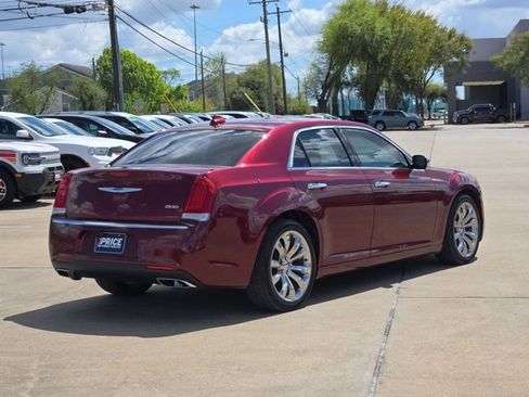 Used 2019 Chrysler 300 Limited w/ Light Group image 5