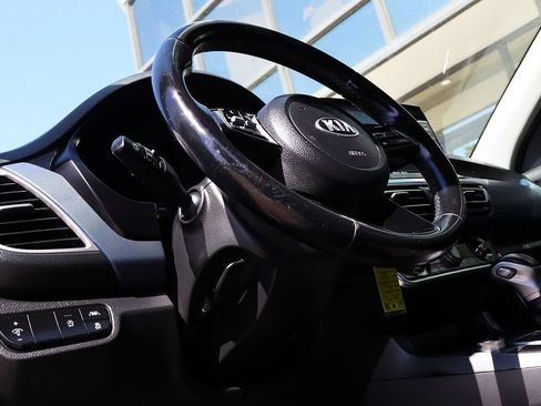 Used 2021 Kia Seltos S FWD image 40
