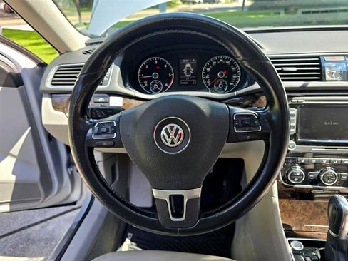 Used 2014 Volkswagen Passat TDI SEL Premium image 18