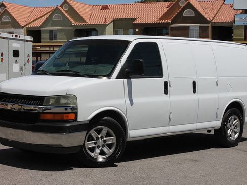 Used 2004 Chevrolet Express 1500 RWD image 4