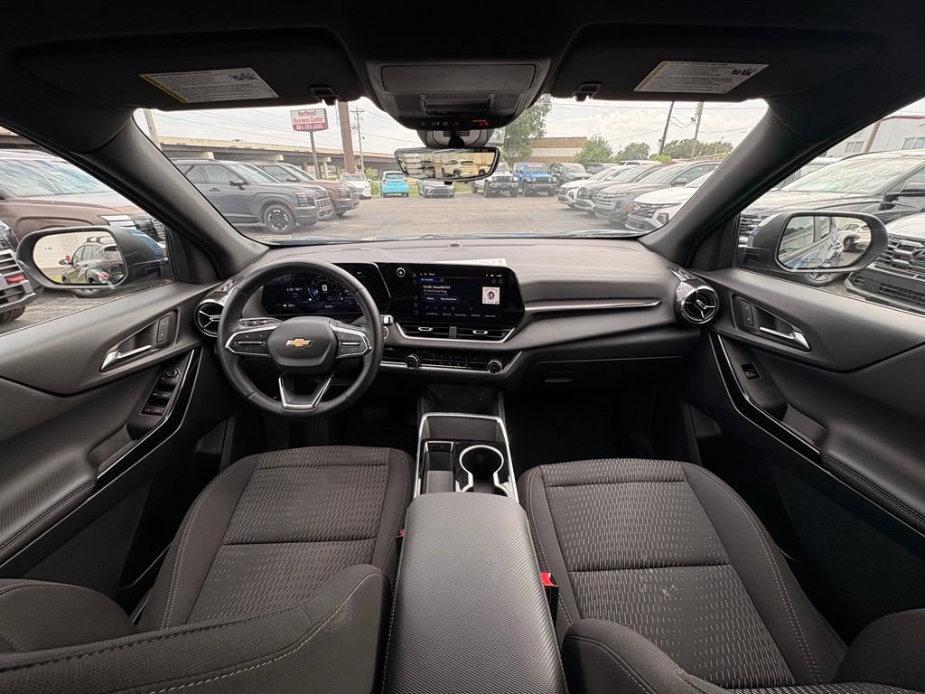 Used 2025 Chevrolet Equinox LT w/ Safety and Technology Package FWD image 28