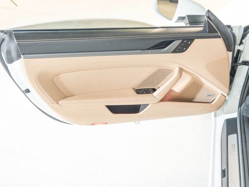 Certified 2022 Porsche 911 Carrera 4S AWD/4WD image 17