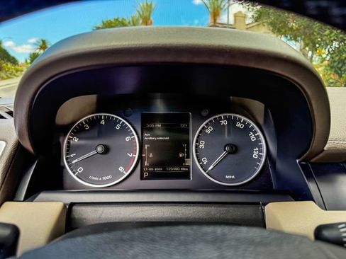 Used 2013 Land Rover Range Rover Sport HSE AWD/4WD image 27