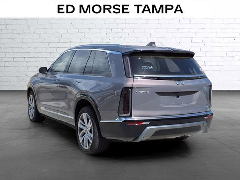 Used 2026 Cadillac Vistiq Luxury image 3