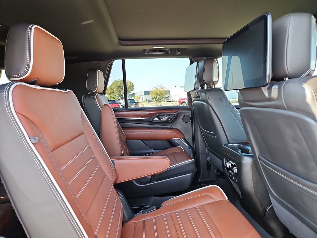 Used 2023 GMC Yukon Denali Ultimate AWD/4WD image 27