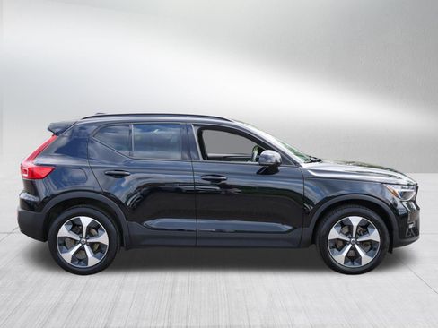 Used 2023 Volvo XC40 B5 Plus w/ Driver Assist Package AWD/4WD image 8