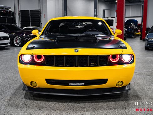 Used 2010 Dodge Challenger SRT8 w/ Special Edition Group image 8