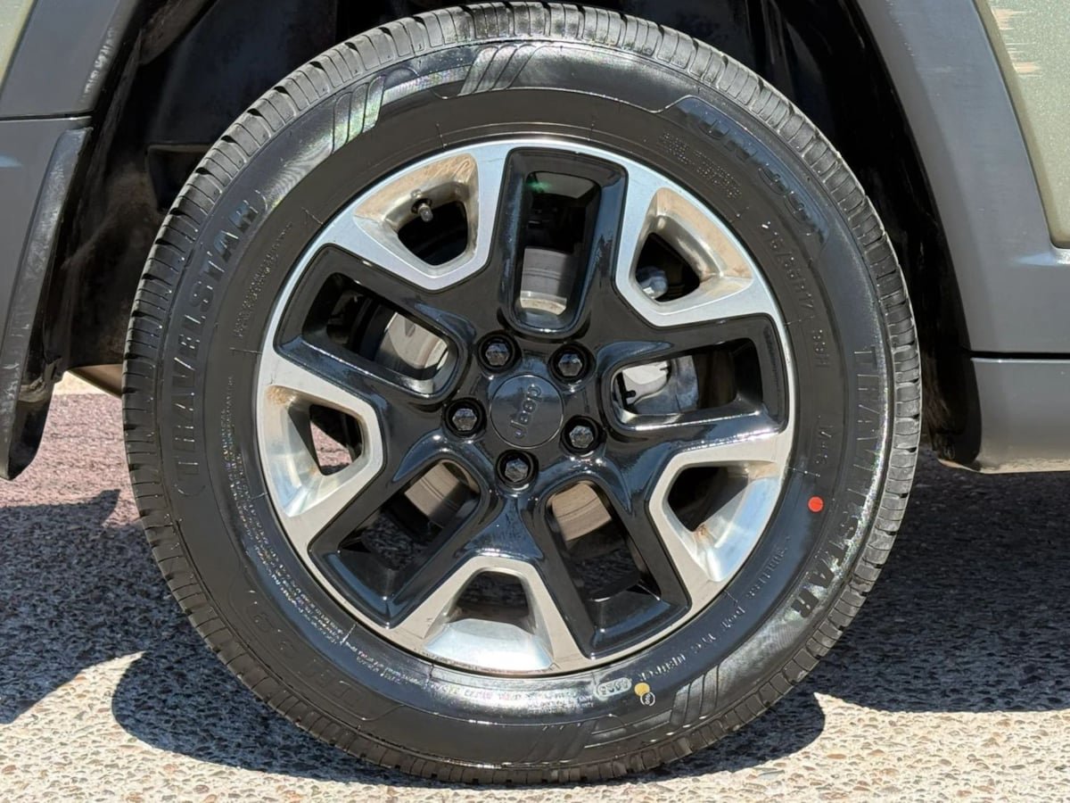 Used 2017 Jeep Compass Trailhawk AWD/4WD image 26
